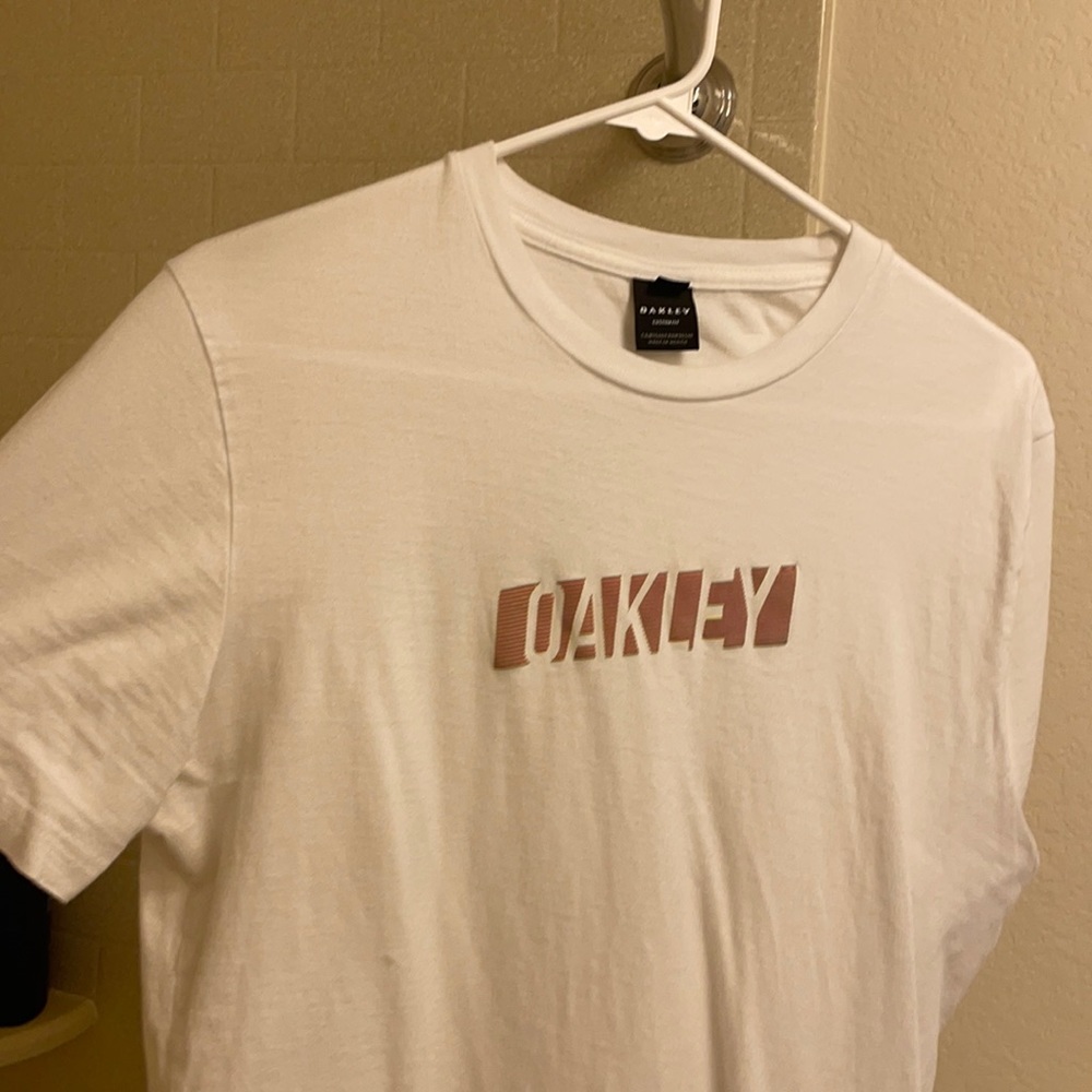 White Oakley T-shirt